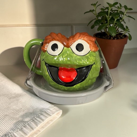 Sesame Street Other - Sesame Street Oscar the Grouch Mug and Cookie Plate Set - NWT